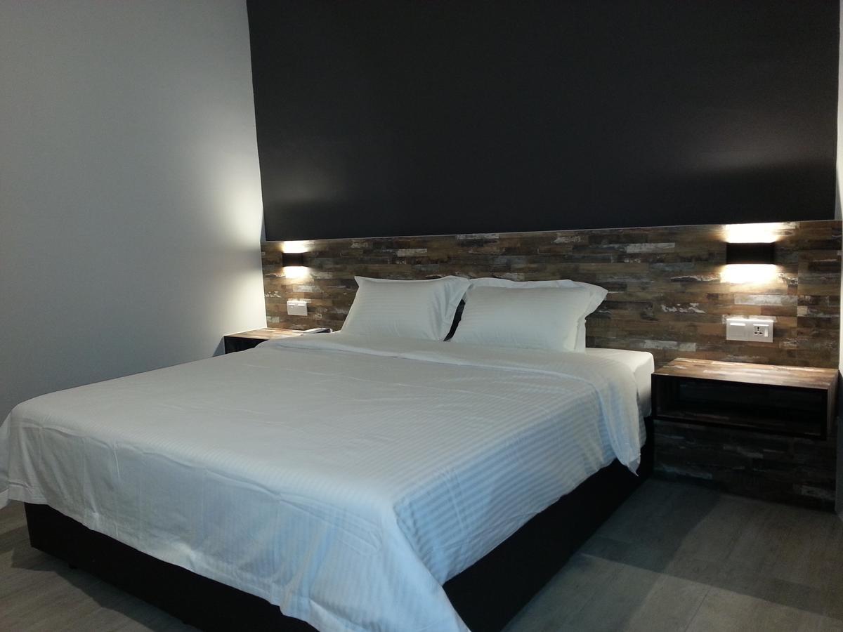 L Hotel Simpang Renggam Екстер'єр фото