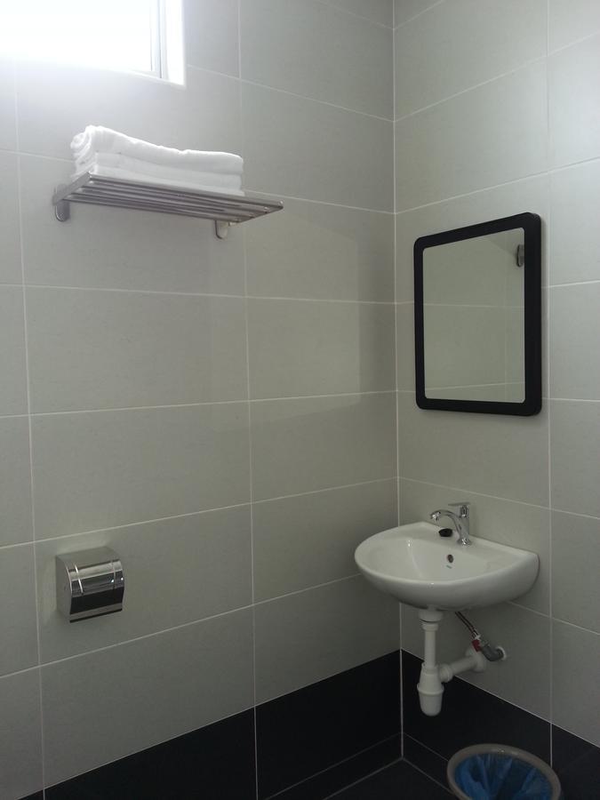 L Hotel Simpang Renggam Екстер'єр фото