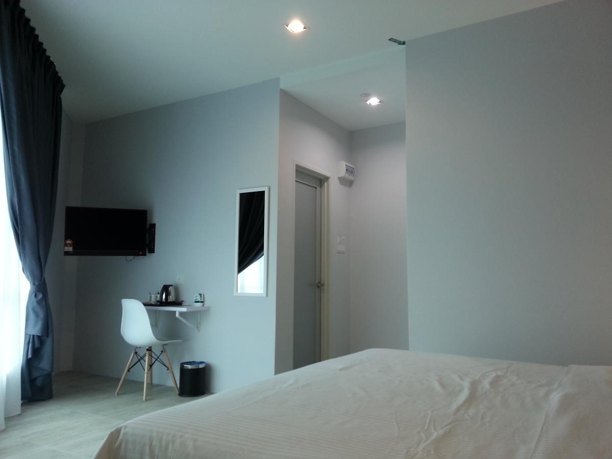 L Hotel Simpang Renggam Екстер'єр фото
