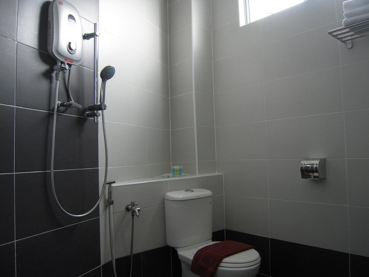 L Hotel Simpang Renggam Екстер'єр фото